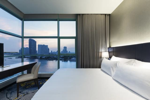 Chatrium Hotel Riverside Bangkok-One Bedroom Suite King River View-4