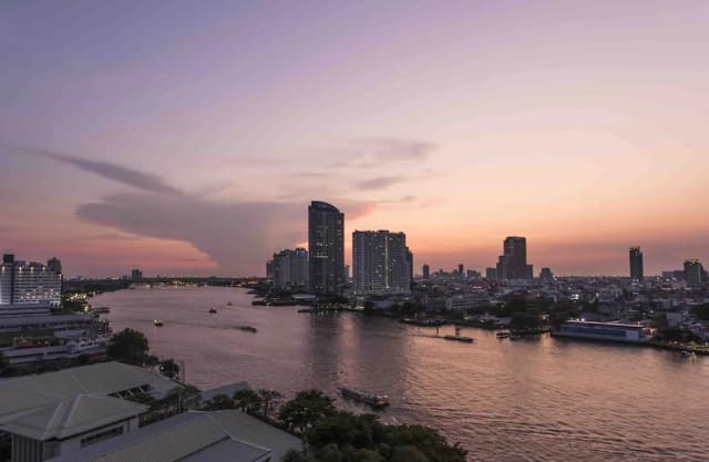 Chatrium Hotel Riverside Bangkok-One Bedroom Suite King River View-15