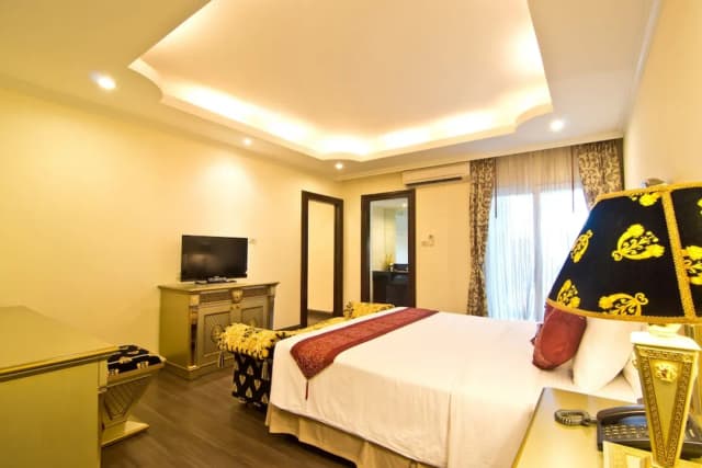 芭堤雅 LK 皇家套房酒店-Versace suite-3