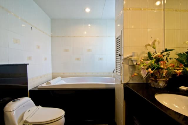 芭堤雅 LK 皇家套房酒店-Versace suite-14