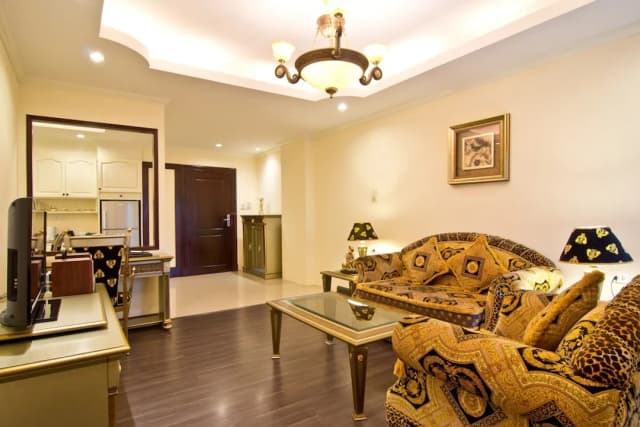 芭堤雅 LK 皇家套房酒店-Versace suite-12