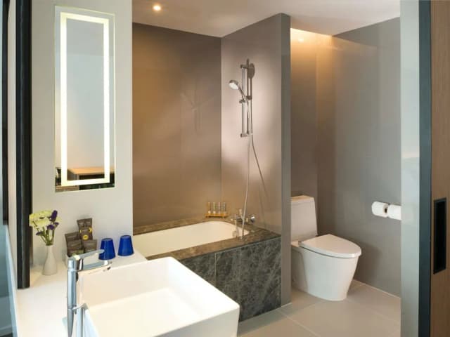 曼谷素坤逸 4 巷諾富特飯店-豪華客房, 1 張特大雙人床, 浴缸 (Grand)-8