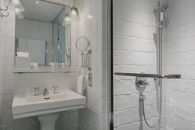 カヤ グレート ノーザン オテル-Heritage, Larger Guest Room, Queen-6