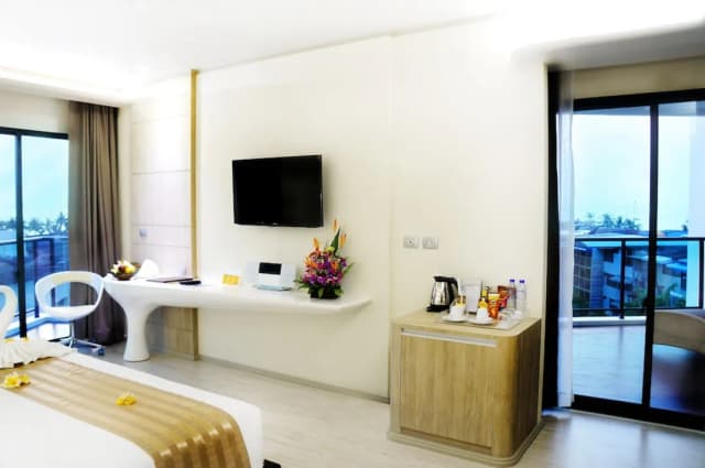 The Pattaya Discovery Beach Hotel Pattaya-Premier Room-6