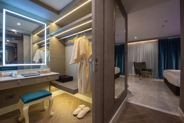 The Pattaya Discovery Beach Hotel Pattaya-Premier Room (DEE Tower)-2