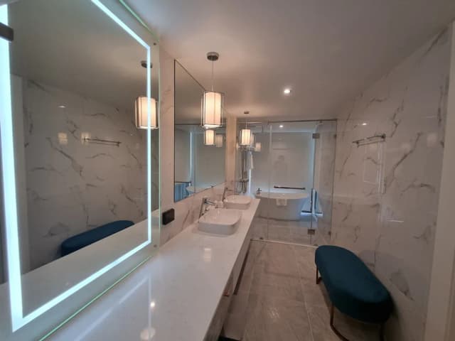 The Pattaya Discovery Beach Hotel Pattaya-Deluxe Room (DEE Tower)-8