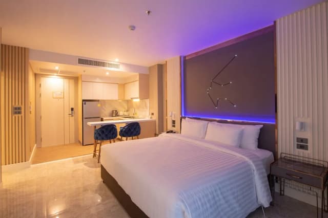 The Pattaya Discovery Beach Hotel Pattaya-Deluxe Room (DEE Tower)-1