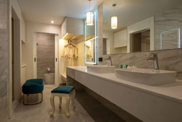 The Pattaya Discovery Beach Hotel Pattaya-Deluxe Room (DEE Tower)-10