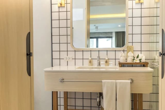 甲米阿娜娜亭閣 - SHA Extra Plus 認證-行政開放式套房, 1 張特大雙人床, 露台, 池畔-22