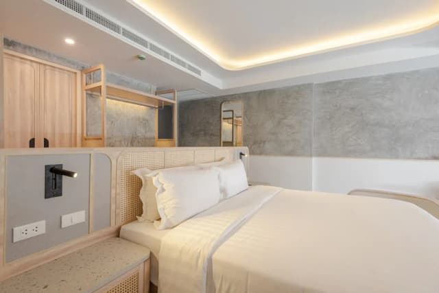 甲米阿娜娜亭閣 - SHA Extra Plus 認證-行政開放式套房, 1 張特大雙人床, 露台, 池畔-8