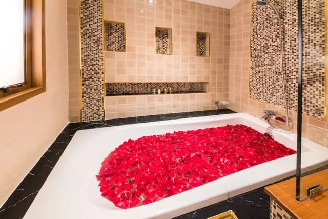 Phra Singh Village-Grand Suite, Balcony (with Air Purifier)-9