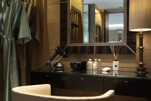 Siam Kempinski Hotel Bangkok-The Royal Suite with Executive Lounge Benefit-1