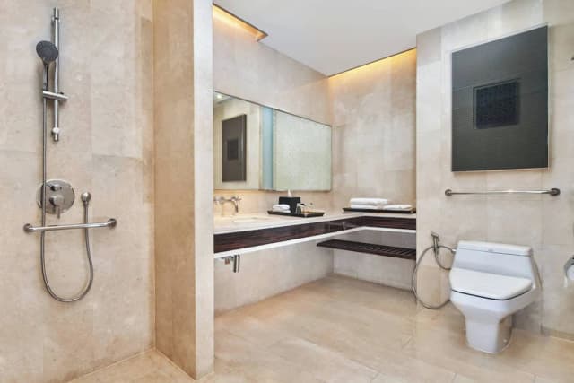 Renaissance Bangkok Ratchaprasong Hotel by Marriott-Deluxe Room, 1 King Bed, Non Smoking-3