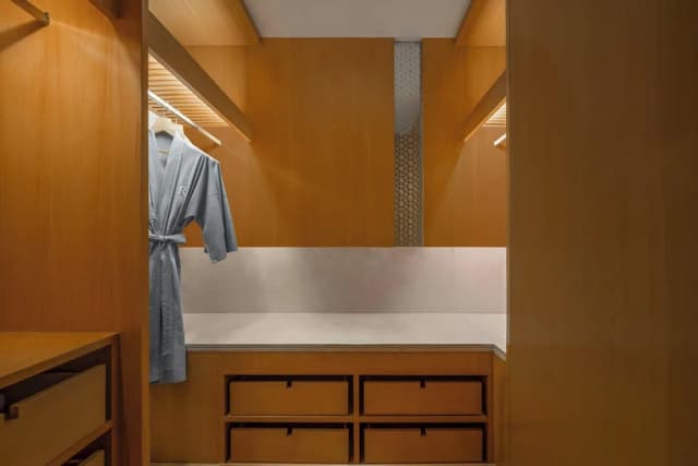 Renaissance Bangkok Ratchaprasong Hotel by Marriott-Renaissance Suite, 1 King Bed, High Floor, Non Smoking-9