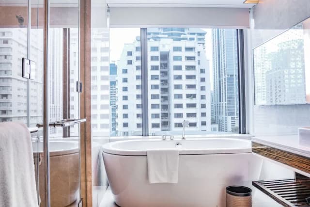 Renaissance Bangkok Ratchaprasong Hotel by Marriott-Renaissance Suite, 1 King Bed, High Floor, Non Smoking-4