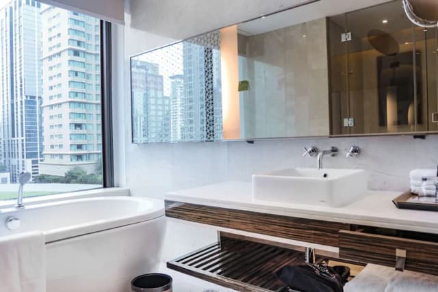 Renaissance Bangkok Ratchaprasong Hotel by Marriott-Renaissance Suite, 1 King Bed, High Floor, Non Smoking-3