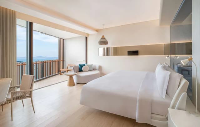 Hilton Pattaya-Executive Room, 1 King Bed-1
