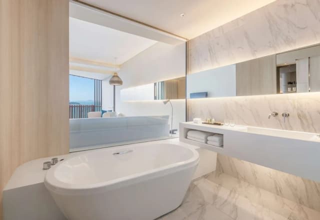 Hilton Pattaya-Executive Room, 1 King Bed-5