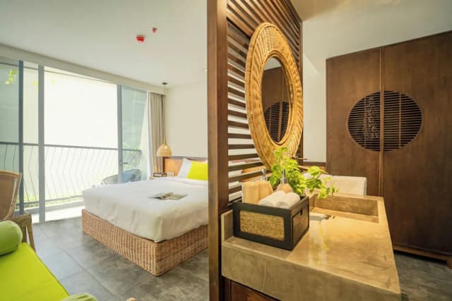Signature Hotel Nha Trang-Standard Room, Balcony-6