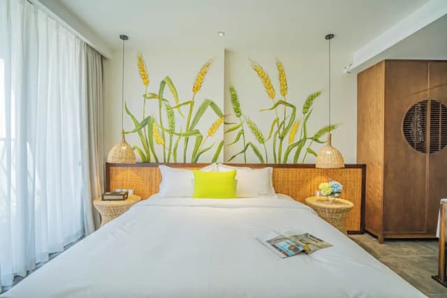 Signature Hotel Nha Trang-Deluxe Room, Sea View-5