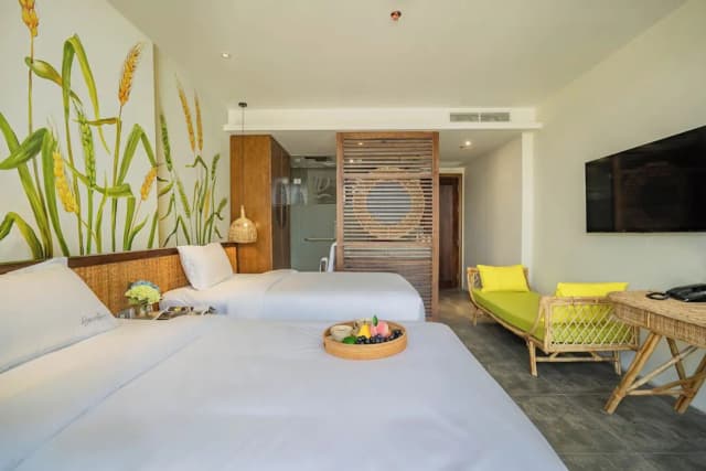 Signature Hotel Nha Trang-Deluxe Room, Sea View-4