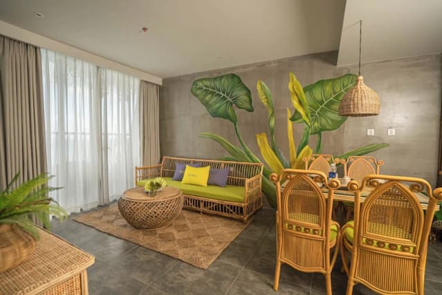 Signature Hotel Nha Trang-Family Room, Mountain View-13