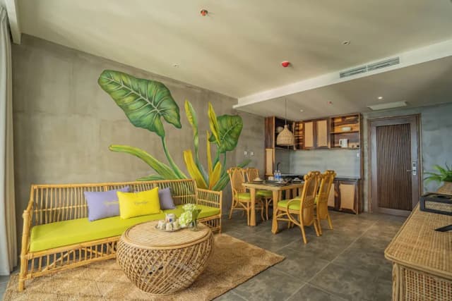 Signature Hotel Nha Trang-Family Room, Mountain View-11