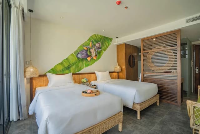 Signature Hotel Nha Trang-Superior Room, City View-3
