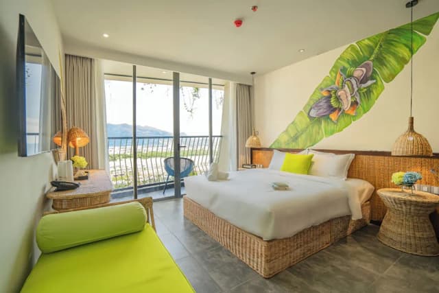 Signature Hotel Nha Trang-Superior Room, City View-1