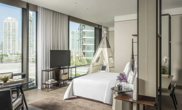 Four Seasons Hotel Bangkok at Chao Phraya River-Four Seasons, Family Room-1