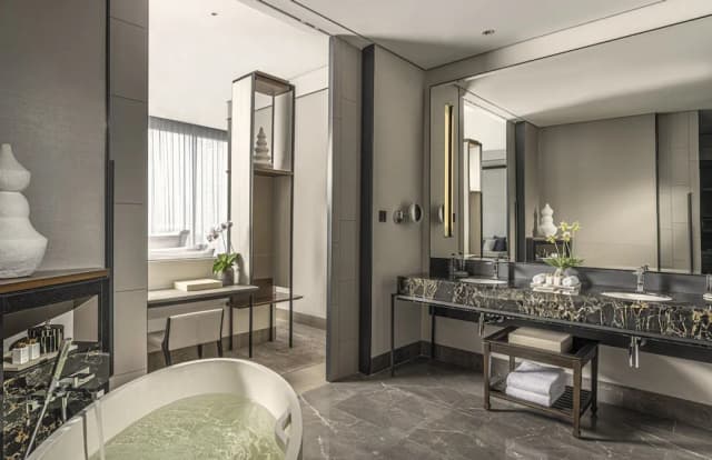 Four Seasons Hotel Bangkok at Chao Phraya River-Four Seasons, Family Room-5