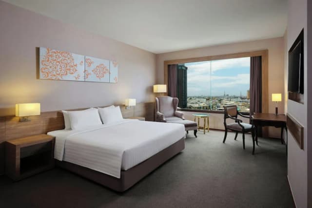 Jubilee Prestige Hotel Ratchadapisek-Premier Room, 1 King Bed, City View-1