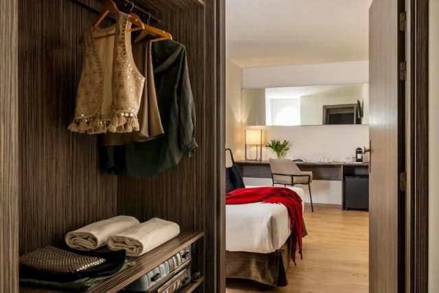 Aerotel Madrid Airport - Terminal 4-Deluxe Double Room-9