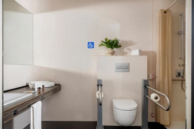 Aerotel Madrid Airport - Terminal 4-Deluxe Double Room-5