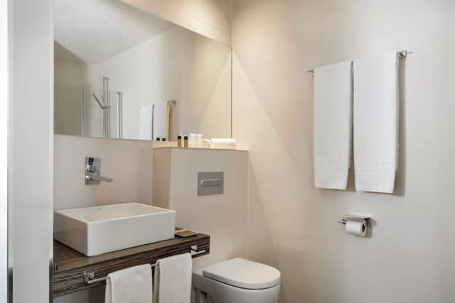 Aerotel Madrid Airport - Terminal 4-Deluxe Double Room-6