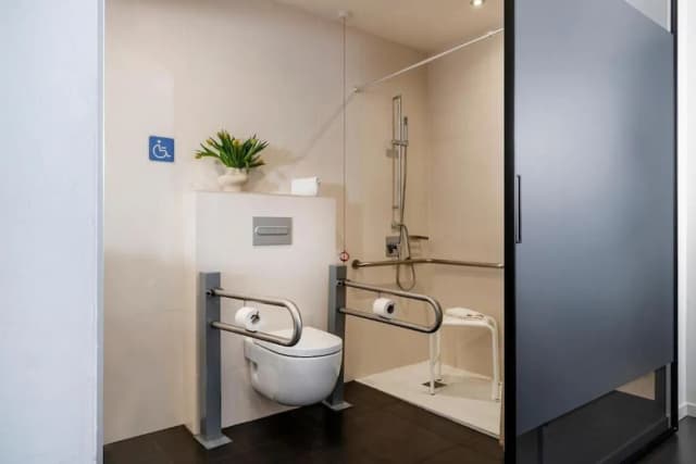 Aerotel Madrid Airport - Terminal 4-Deluxe Double Room-11