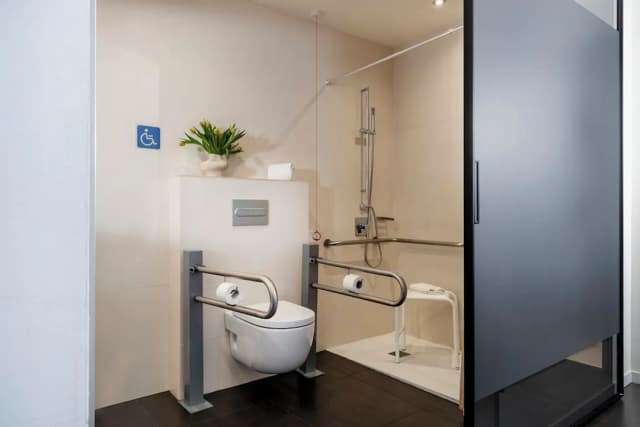 Aerotel Madrid Airport - Terminal 4-Deluxe Double Room-7
