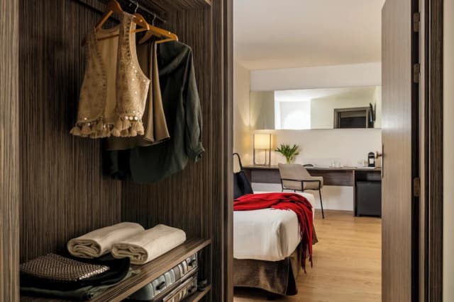 Aerotel Madrid Airport - Terminal 4-Deluxe Double Room-1