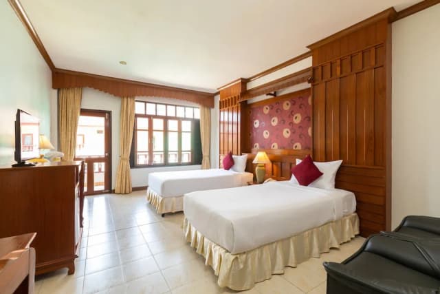 Tony Resort-Deluxe Double or Twin Room-10