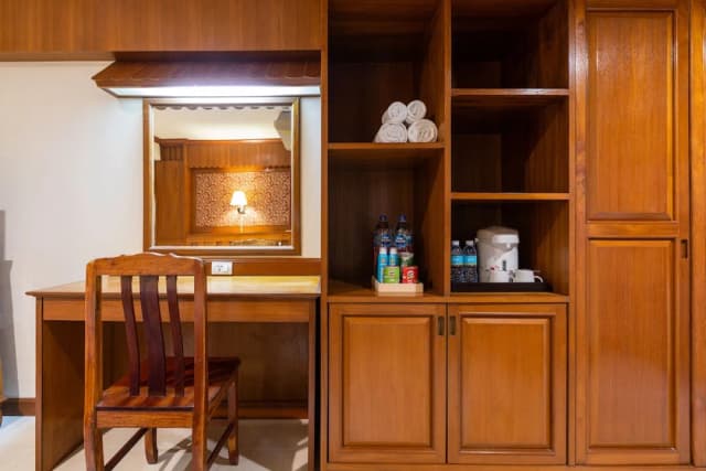 Tony Resort-Deluxe Double or Twin Room-9