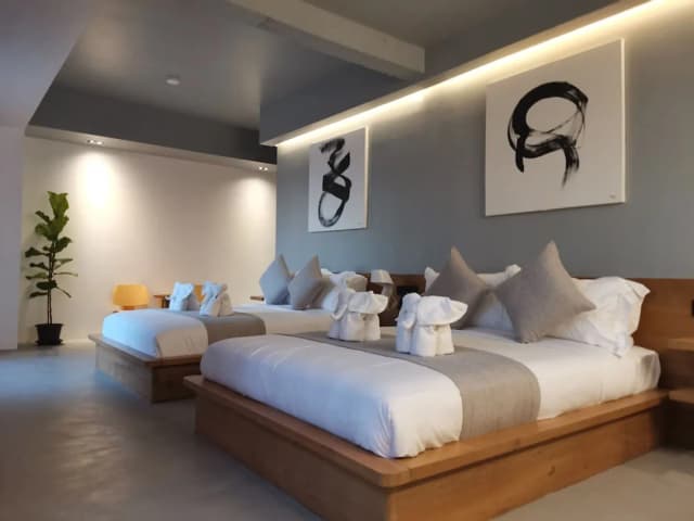 M5 Hotel-Elite Quadruple Room, 2 Queen Beds-5