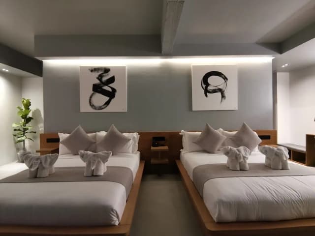 M5 Hotel-Elite Quadruple Room, 2 Queen Beds-2