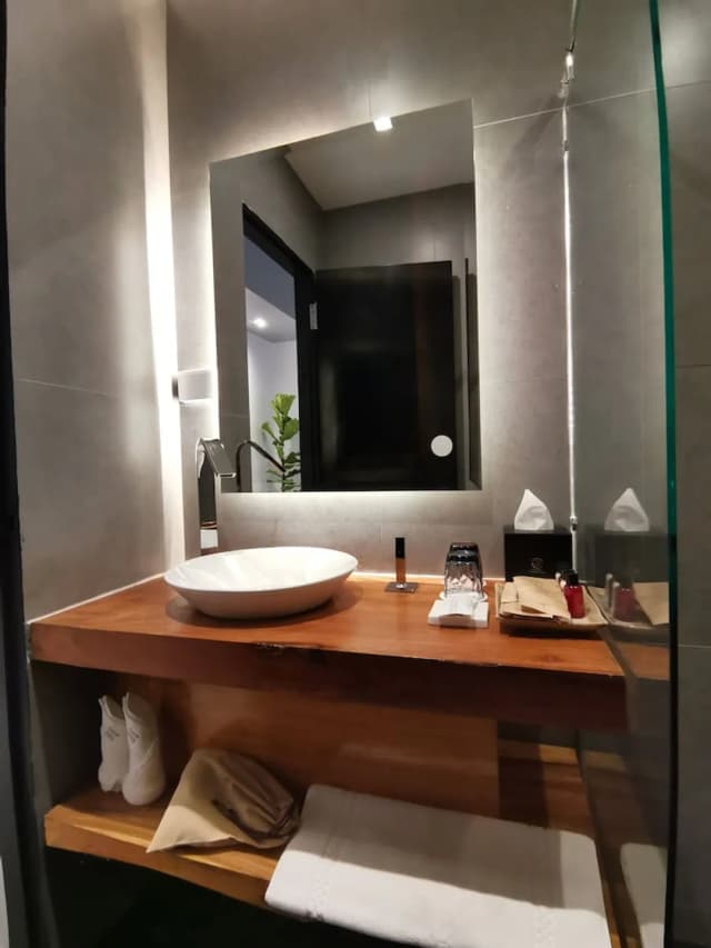 M5 Hotel-Elite Quadruple Room, 2 Queen Beds-10