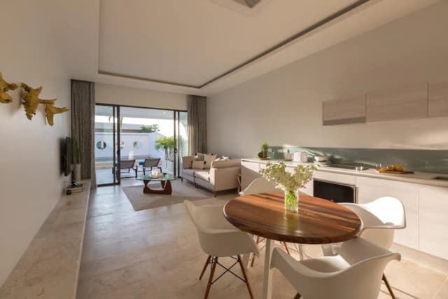 Skye Beach Hotel-1 Bedroom Pool Suite-13