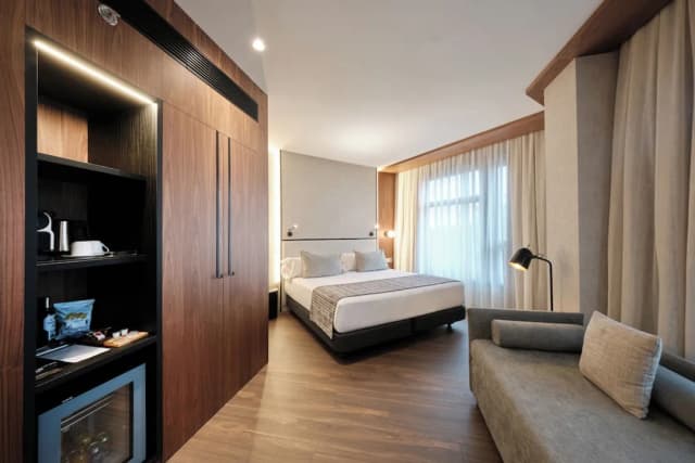 Catalonia Barcelona Plaza-Superior Room (Single Use)-2