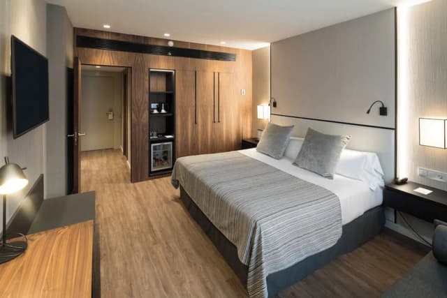 Catalonia Barcelona Plaza-Superior Room (Single Use)-4