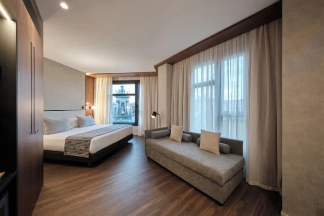 Catalonia Barcelona Plaza-Superior Room (Square View, Single Use)-1