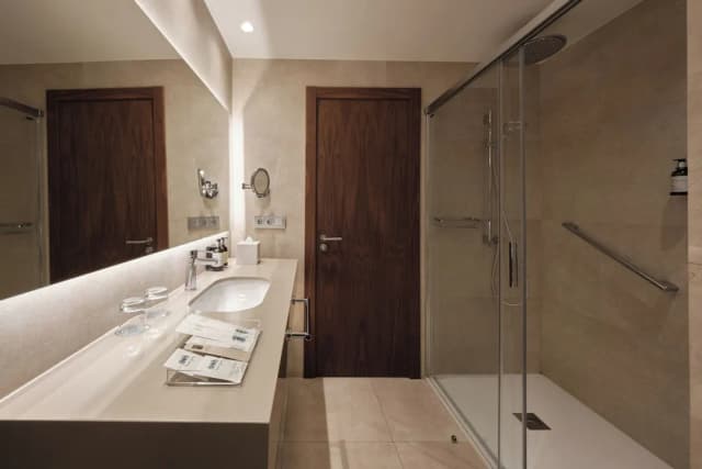 Catalonia Barcelona Plaza-Superior Room (Square View, Single Use)-6