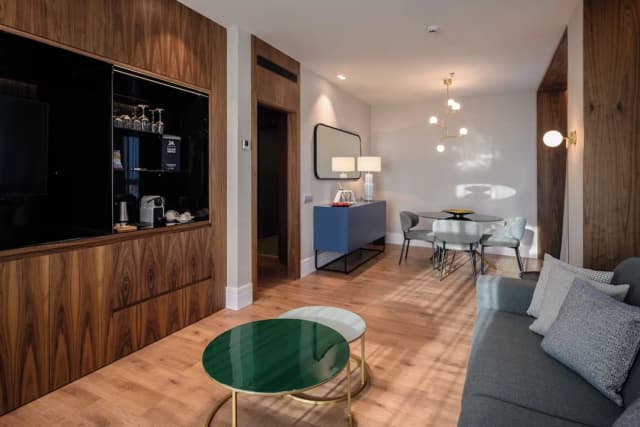 Catalonia Barcelona Plaza-Suite-4
