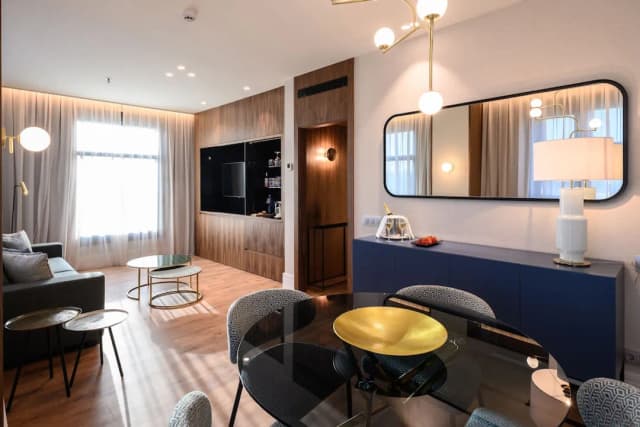 Catalonia Barcelona Plaza-Suite-5